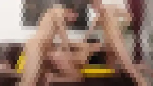細身の素人ユーロ娘のアナル3P