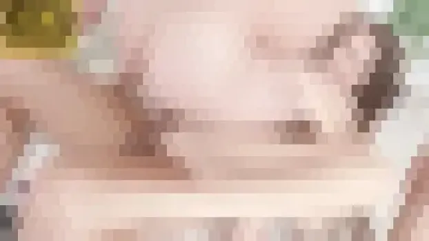 美女1人に対して4人の男性がエスコート!!同時3穴も当たり前な大胆sex