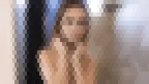 口に収まりきらない巨根をフェラする美女