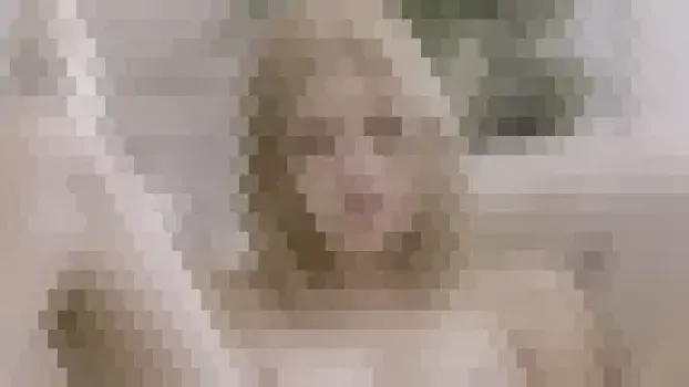透き通る肌とピンクの乳首の美女がセックス