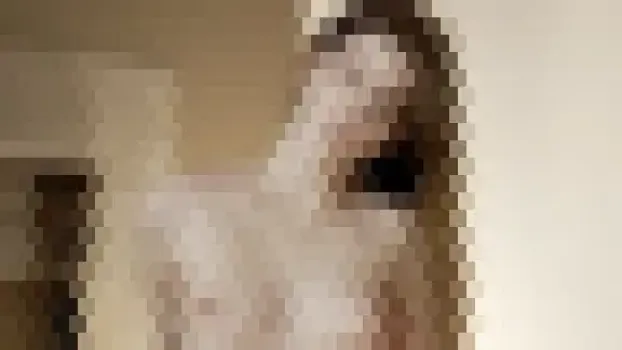 ①純粋そうな美女が裸で可愛い②1人ピクニックでオナニーするのが趣味の美女