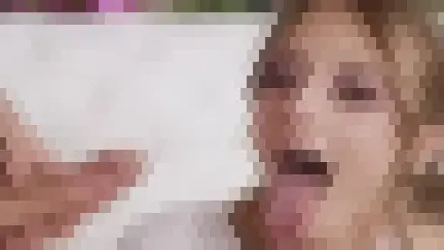 聖水飲む美女現る
