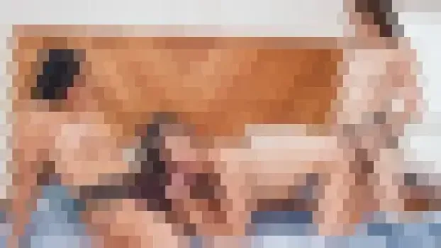 モデル体型イケイケガールズの3PペニバンFUCK