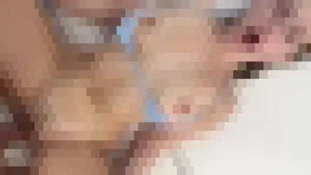 水色水着で誘惑するプールサイド淫乱美女